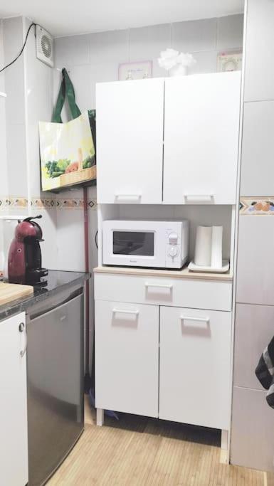 Bonito Apartamento De Dos Dormitorios En El Centro Y Calle San Miguel Torremolinos Luaran gambar
