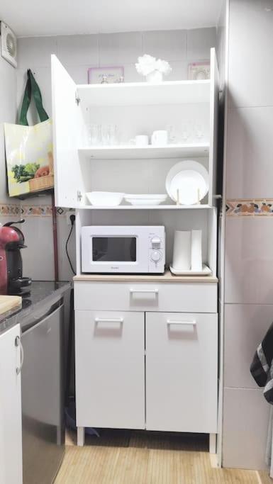 Bonito Apartamento De Dos Dormitorios En El Centro Y Calle San Miguel Torremolinos Luaran gambar