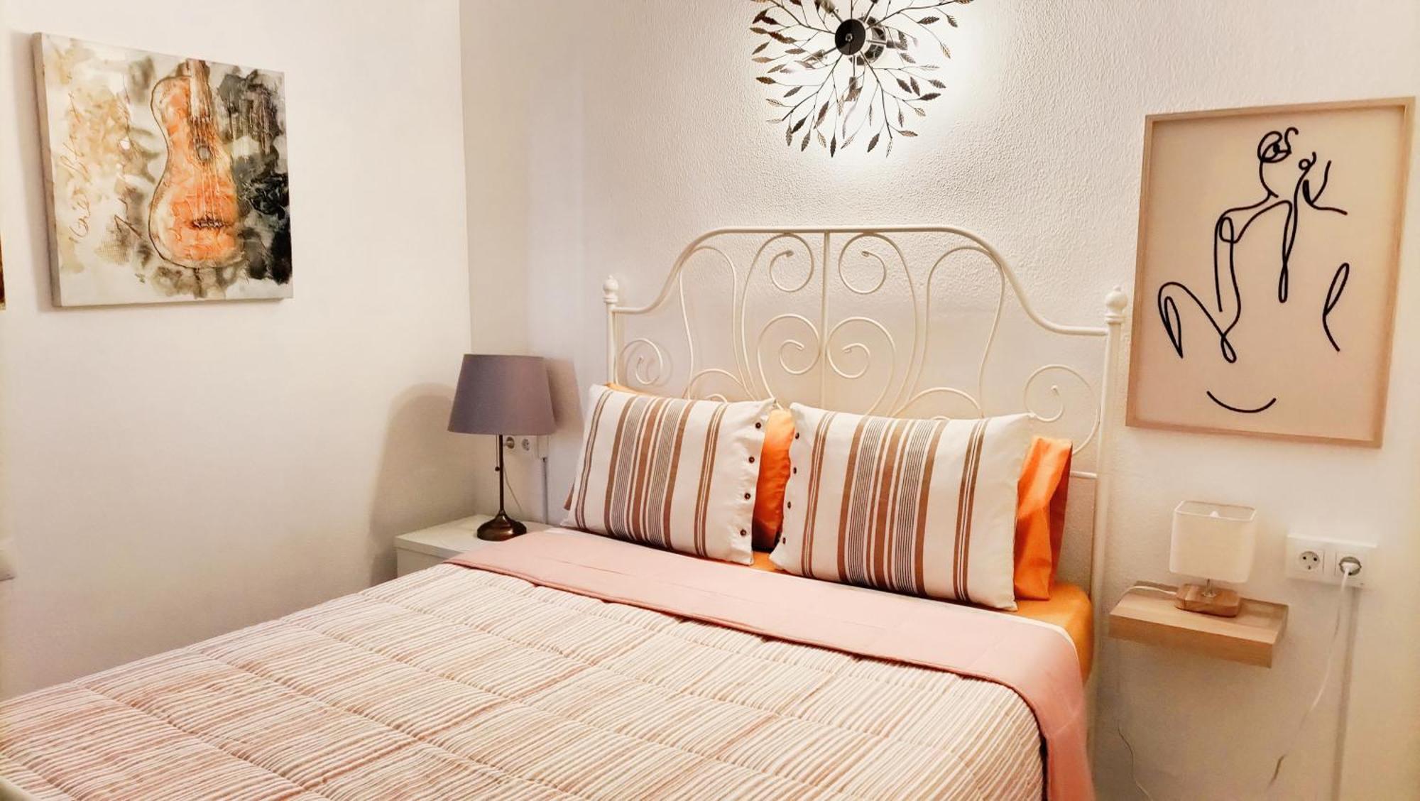 Bonito Apartamento De Dos Dormitorios En El Centro Y Calle San Miguel Torremolinos Luaran gambar